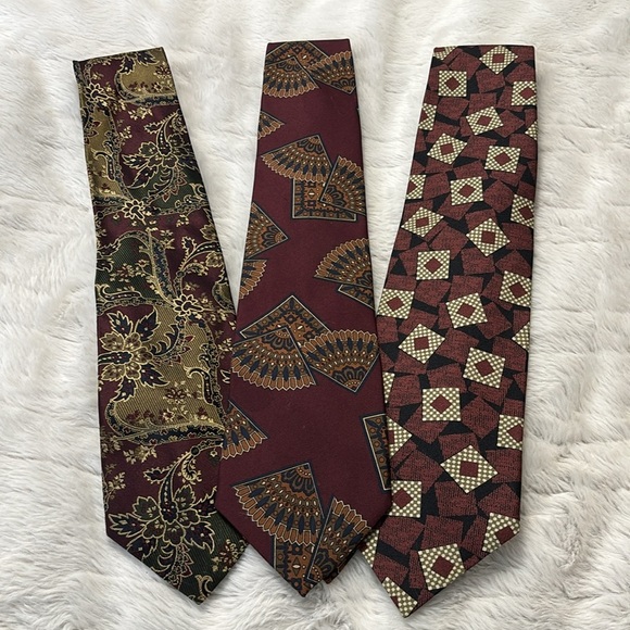 Burgundy and green tie bundle - Picture 1 of 8